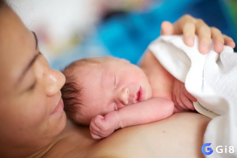 Giải mã giấc mơ thấy sinh em bé có bộ số lộc lá 