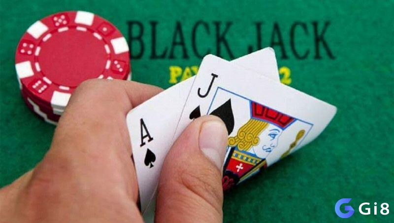 Đếm bài Blackjack không gian lận, mang lợi thế nhỏ dài hạn nhưng bị casino kiểm soát chặt chẽ