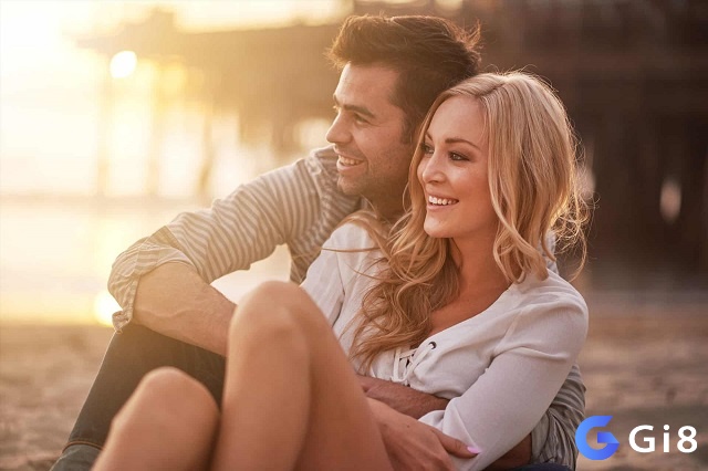 Mơ thấy nói chuyện vui vẻ với chồng cũ - Cho thấy sự bình yên nội tâm, khả năng buông bỏ oán giận và mở lòng đón nhận điều mới