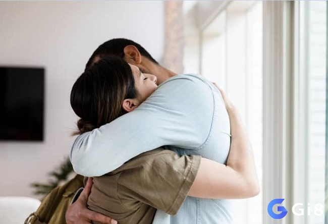 Mơ thấy chồng cũ hạnh phúc bên người khác - Phản ánh nỗi lo sợ bị bỏ lại nhưng cũng có thể là dấu hiệu bạn đã buông bỏ quá khứ